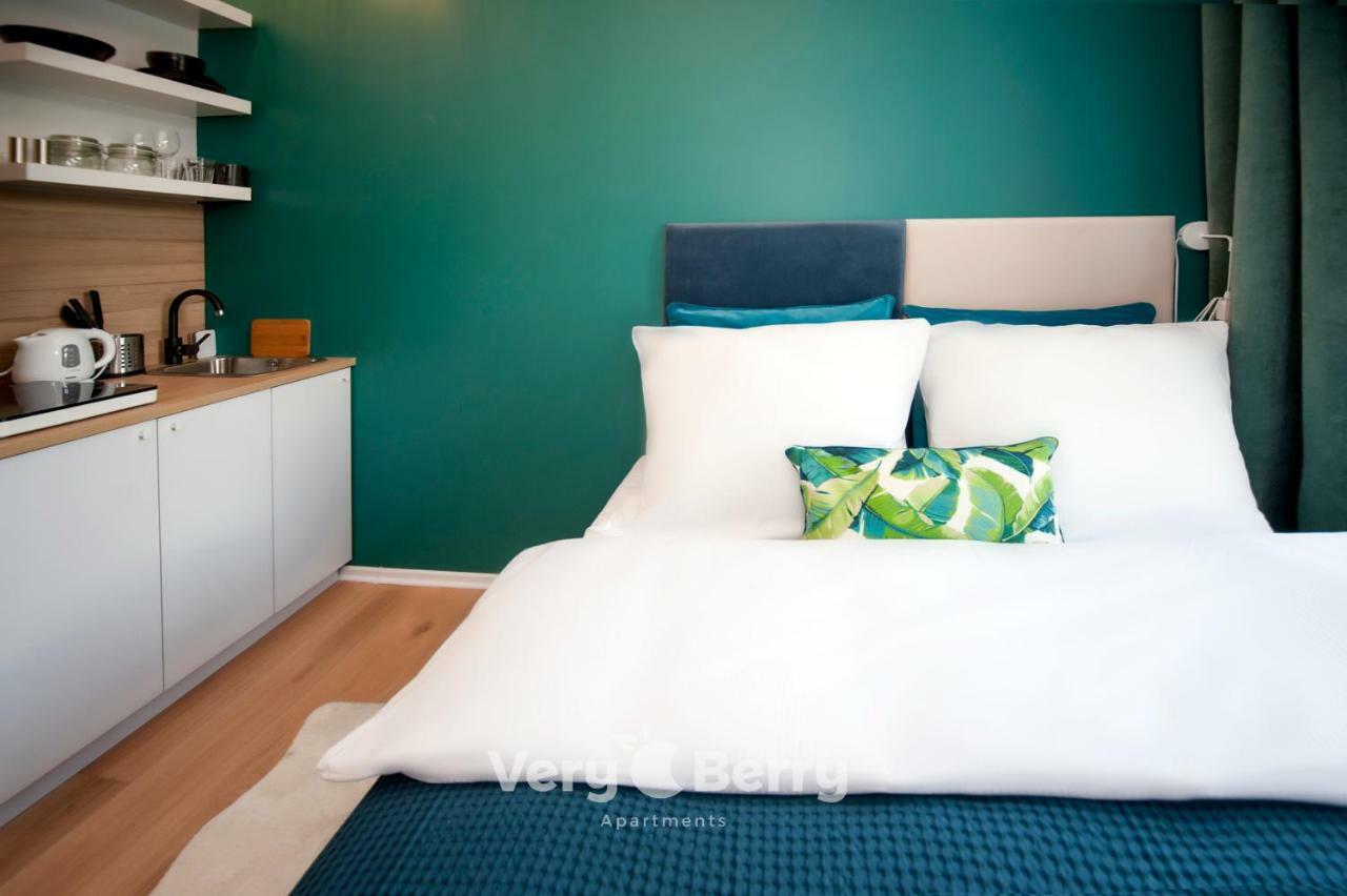 Very Berry - Glogowska 35A - Mtp Apartments - Self Check In 24H Poznan Luaran gambar