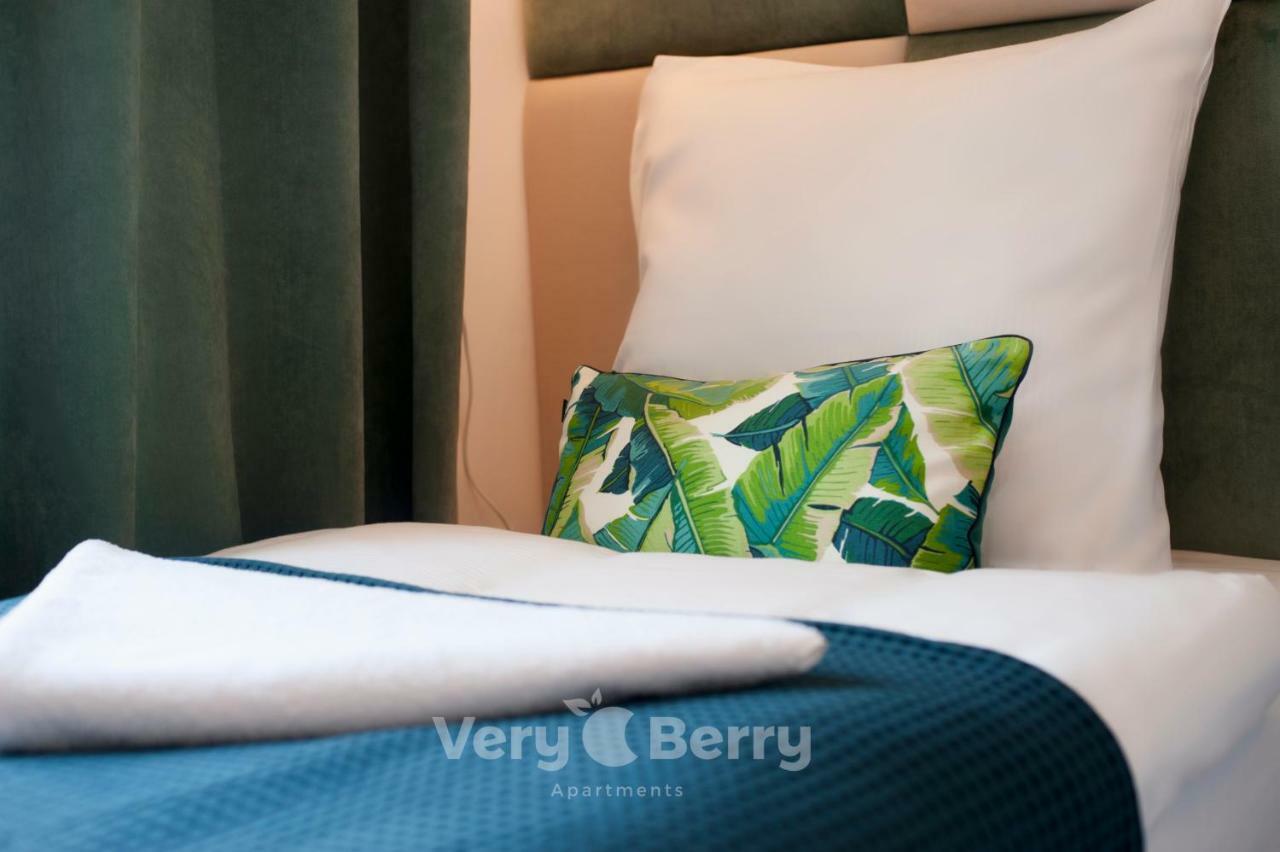 Very Berry - Glogowska 35A - Mtp Apartments - Self Check In 24H Poznan Luaran gambar
